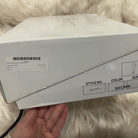 Knee-high boots - Picture 3 of 4